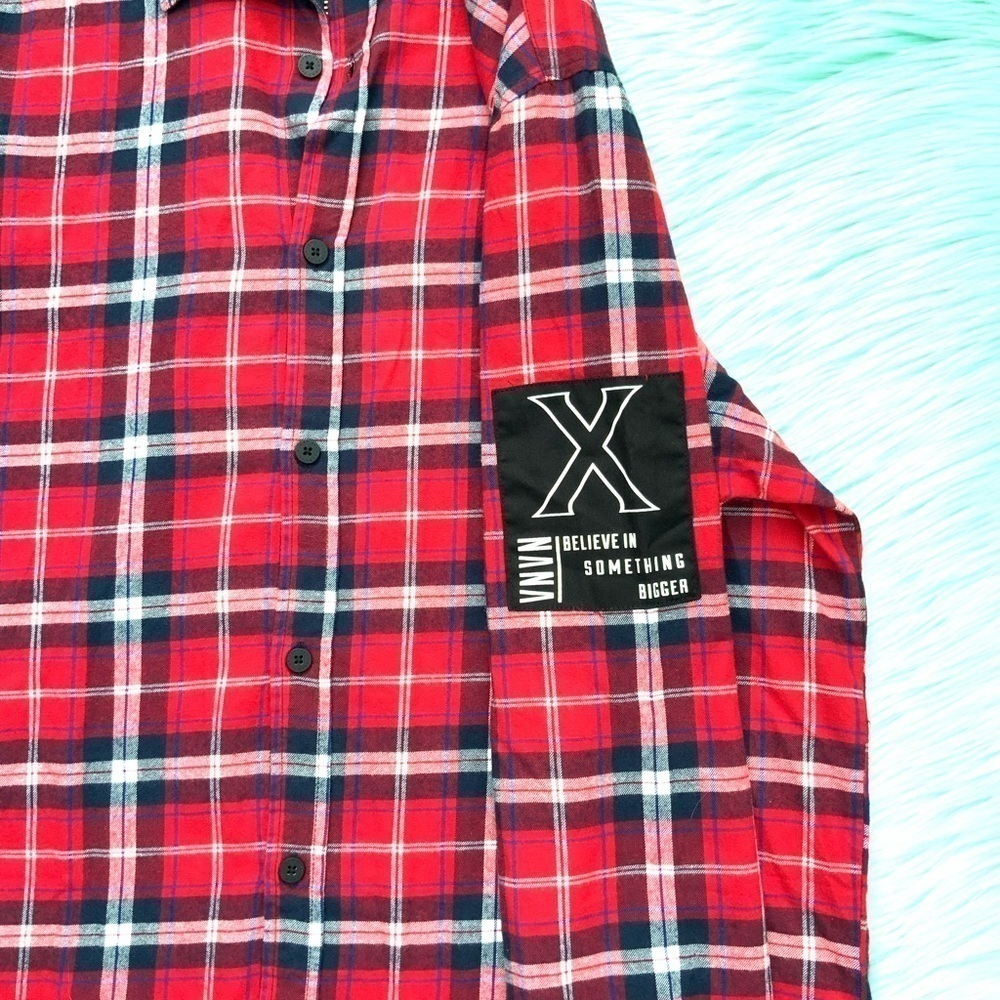 nANA jUDY
Views Graphic Plaid Button-Down Shirt - Picture 2 of 10